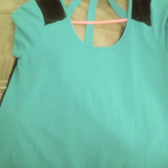 Shirt - Picture 3 of 4